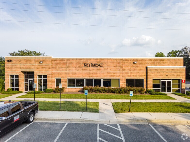 1701 Crossroads Dr, Odenton, MD à louer - Photo de l’immeuble – Image 3 sur 5