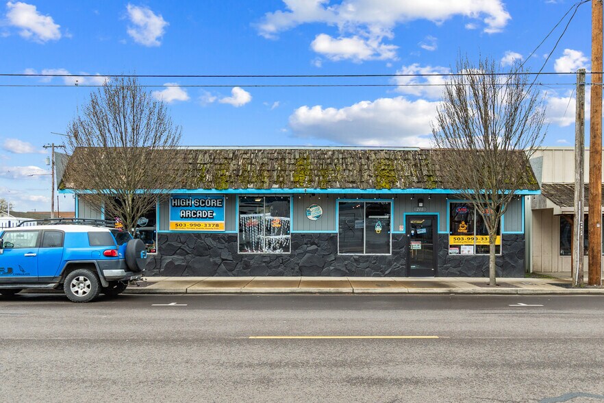 208 N Molalla Ave, Molalla, OR à vendre - Photo principale – Image 1 sur 47