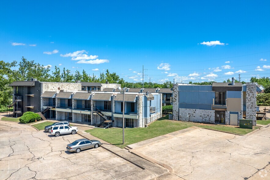 7901 NE 10th St, Midwest City, OK à vendre - Photo principale – Image 1 sur 10