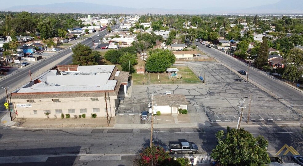 2503 Niles St, Bakersfield, CA à vendre - Photo de l’immeuble – Image 2 sur 6