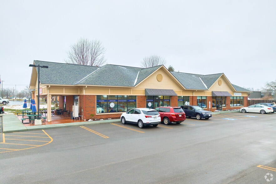 1270 Commercial Dr, Farmington, NY à vendre - Photo principale – Image 1 sur 5