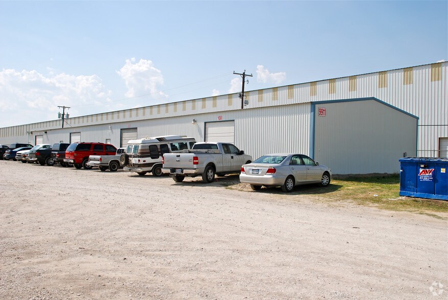 9881 N Saginaw Blvd, Fort Worth, TX à louer - Photo principale – Image 2 sur 22
