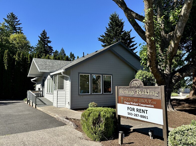1579 Burns St, West Linn, OR à louer - Photo de l’immeuble – Image 1 sur 10