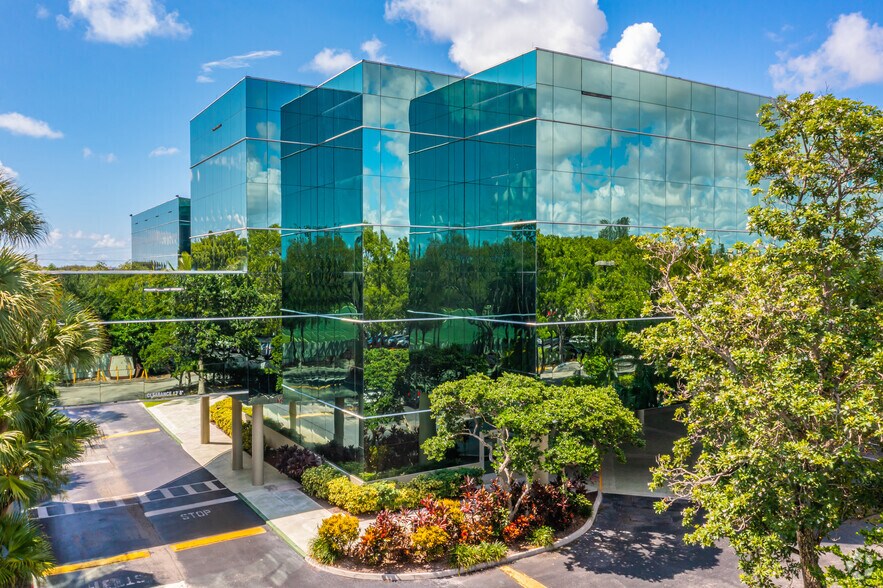 301 E Yamato Rd, Boca Raton, FL à louer - Photo de l’immeuble – Image 2 sur 13