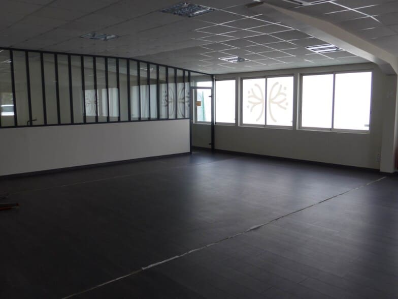 29 Avenue De Magudas, Le Haillan à louer - Photo de l’immeuble – Image 3 sur 5