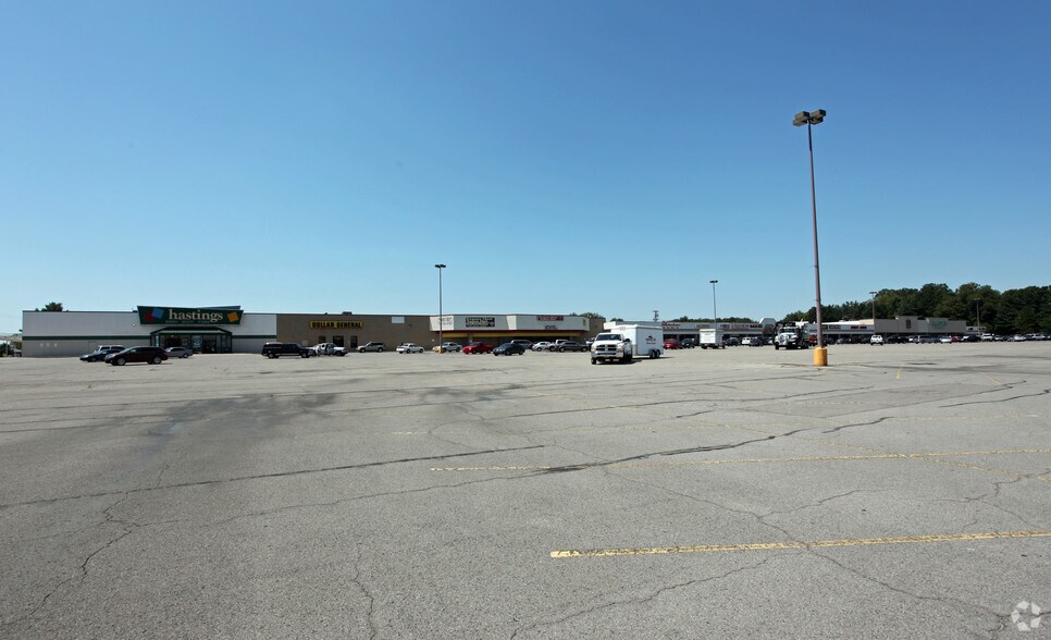 1610 Fort Campbell Blvd, Clarksville, TN à louer - Photo de l’immeuble – Image 3 sur 4