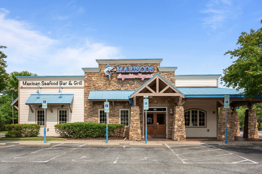 619 Regional Rd, Greensboro, NC à vendre - Photo de l’immeuble – Image 1 sur 14
