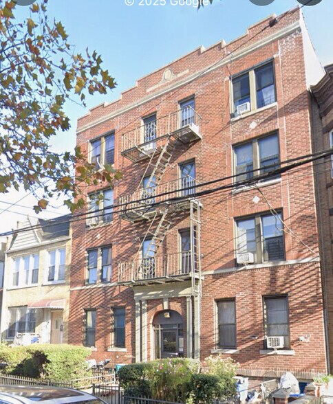 753 52nd St, Brooklyn, NY à louer - Photo de l’immeuble – Image 2 sur 3