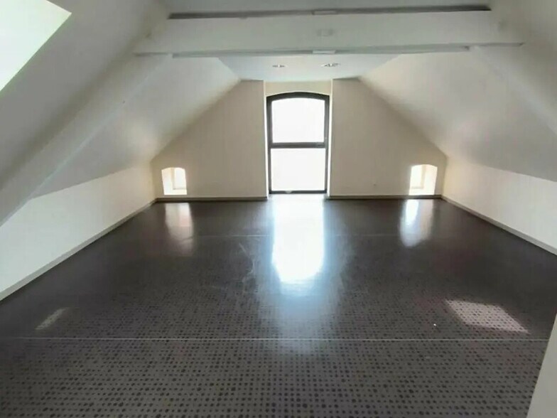 Bureau dans BRIVE-LA-GAILLARDE à louer - Photo de l’immeuble – Image 1 sur 7
