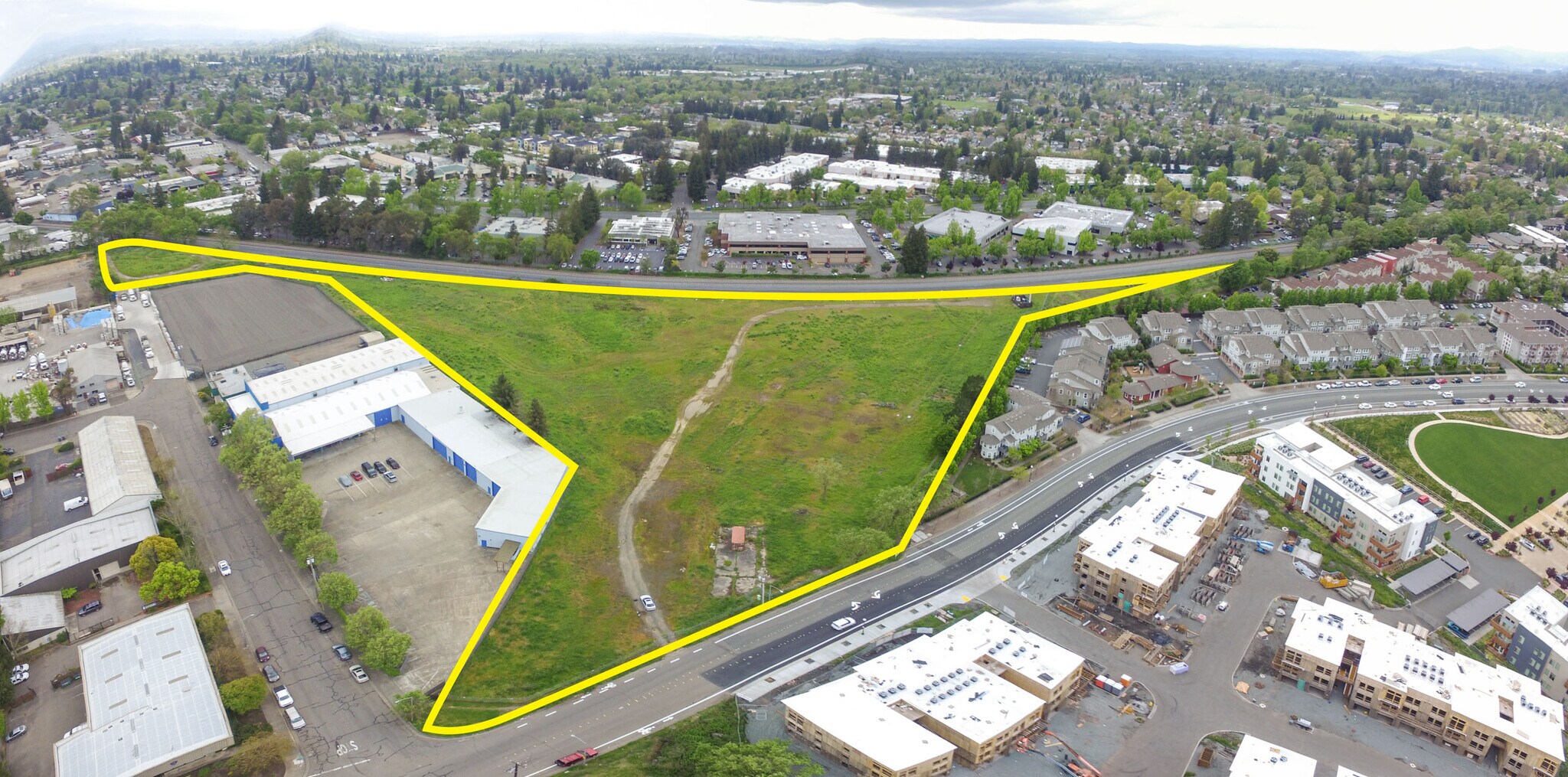 99 Frances St, Santa Rosa, CA à vendre Aérien– Image 1 sur 2