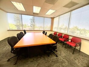 1425 W Foothill Blvd, Upland, CA à louer Photo intérieure– Image 2 sur 21