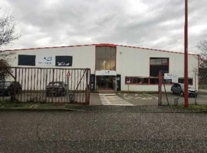 Local d’activités dans Beynost à louer - Photo de l’immeuble – Image 1 sur 1