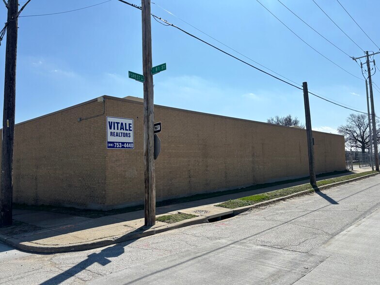 801 Forest Ave, Kansas City, MO à vendre - Photo de l’immeuble – Image 2 sur 12