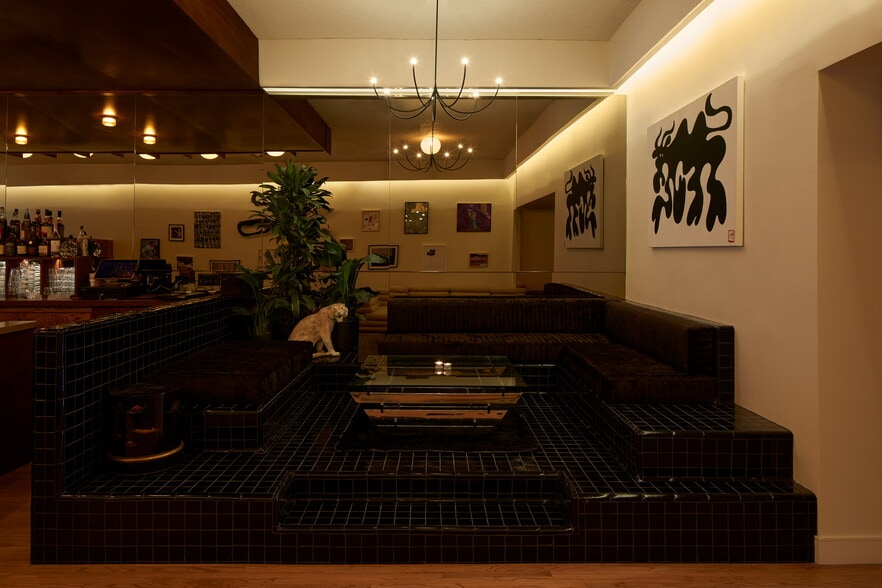 7746 Santa Monica Blvd, West Hollywood, CA à louer - Photo de l’immeuble – Image 2 sur 5