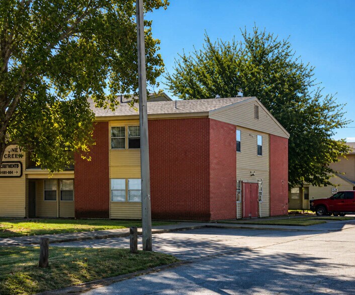 1302 Watson Dr, Anadarko, OK à vendre - Photo de l’immeuble – Image 1 sur 8