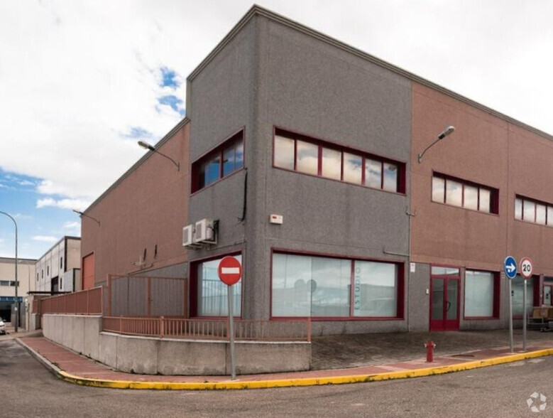 Industriel/Logistique dans Santa Cruz del Retamar, Toledo à vendre - Photo principale – Image 1 sur 9