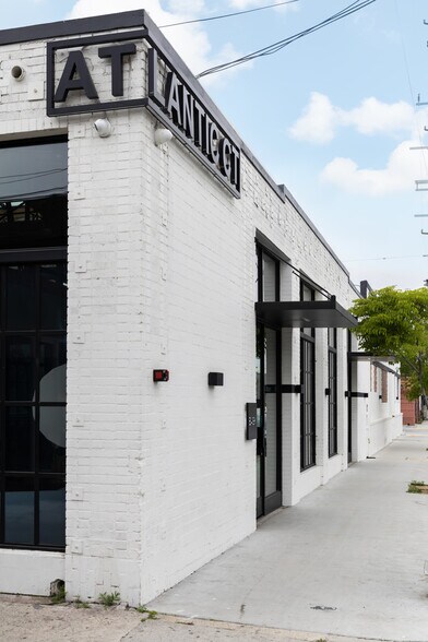 718-726 Mateo St, Los Angeles, CA à louer - Photo de l’immeuble – Image 2 sur 20