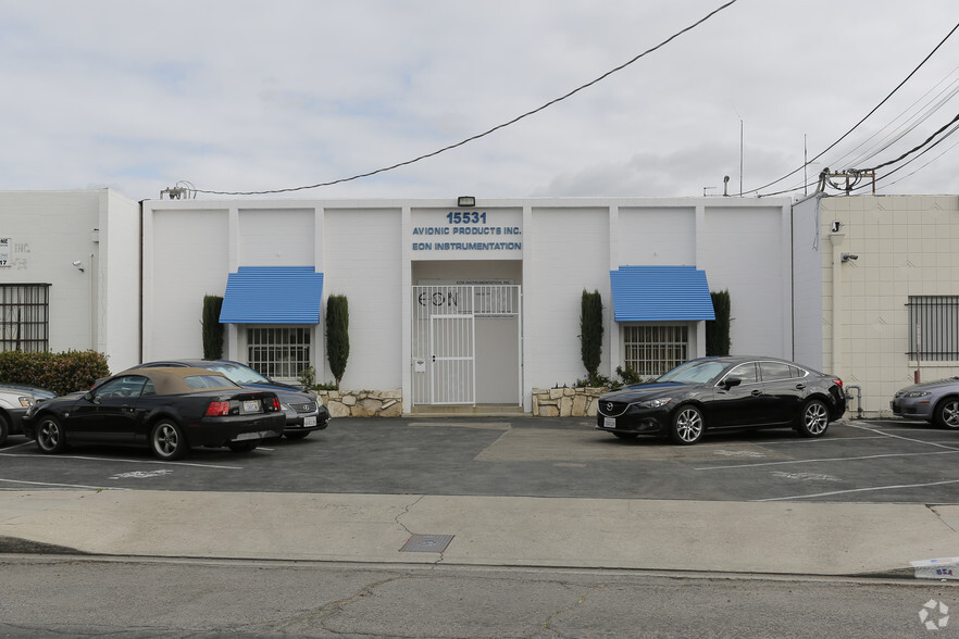 15531 Cabrito Rd, Van Nuys, CA à louer - Photo principale – Image 1 sur 4
