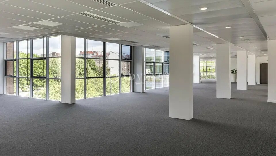 Bureau dans Ivry-sur-Seine à louer - Photo de l’immeuble – Image 3 sur 10