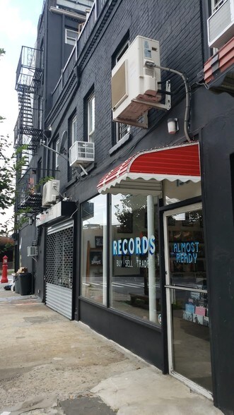 561 Clinton St, Brooklyn, NY à vendre - Photo de l’immeuble – Image 2 sur 30