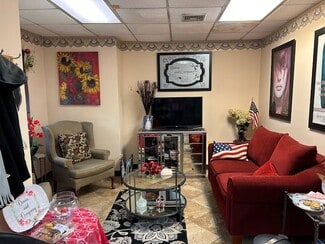 Plus de détails pour 4462 Middle Country Rd, Calverton, NY - Bureau/Local commercial à louer