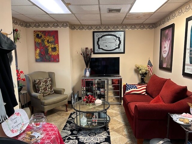 4462 Middle Country Rd, Calverton, NY à louer Photo principale– Image 1 sur 7