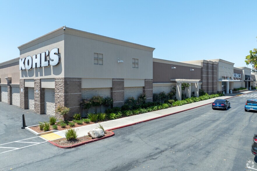 880-898 Blossom Hill Rd, San Jose, CA à louer - Photo de l’immeuble – Image 3 sur 7
