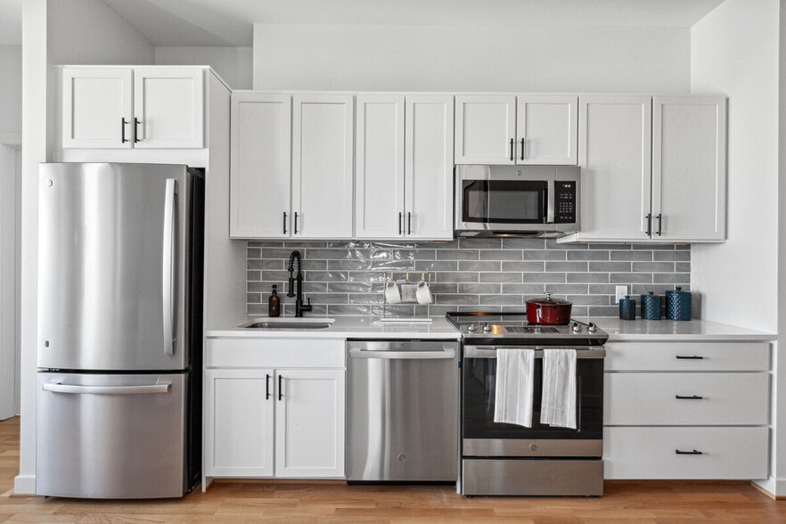 101 S Salina St, Syracuse, NY à louer - Photo de l’immeuble – Image 2 sur 57