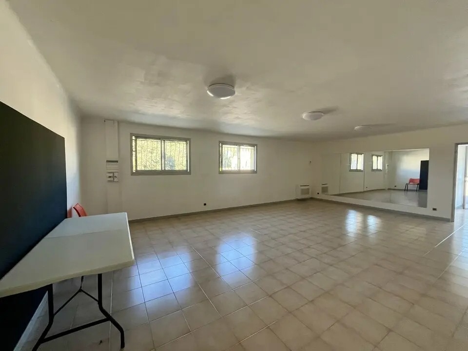 Bureau dans Velleron à louer Photo intérieure– Image 1 sur 7
