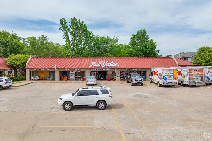 Midtown Tulsa Retail portefeuille de 2 biens à vendre sur LoopNet.fr - Photo principale – Image 2 sur 3