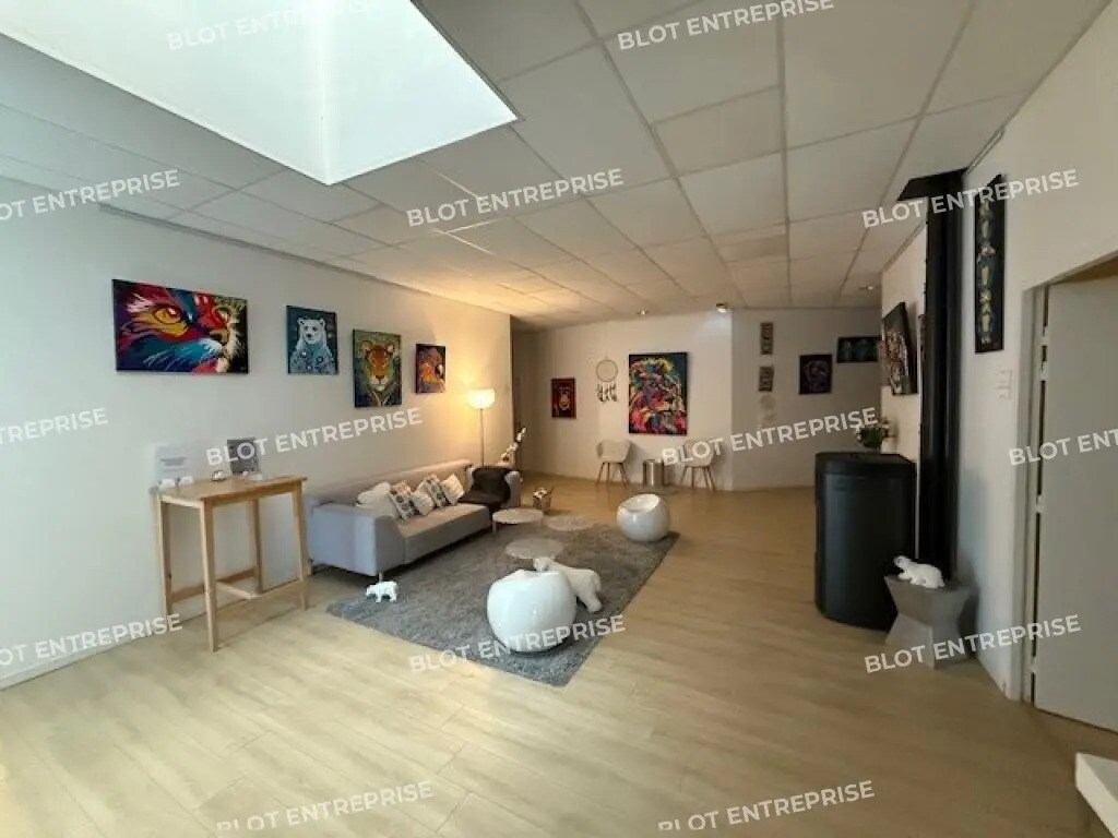 Bureau dans Montgermont à louer Photo de l’immeuble– Image 1 sur 9