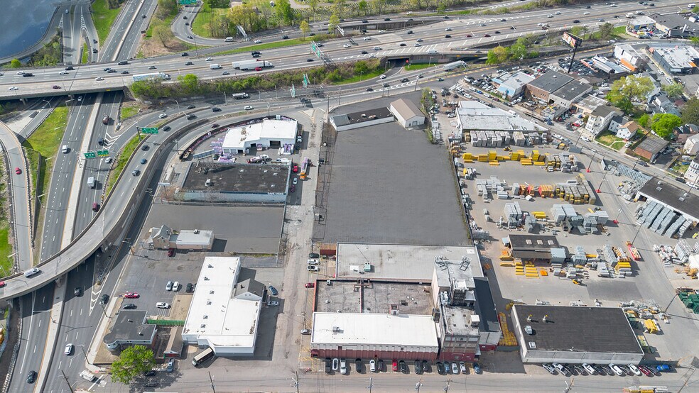 1057-1071 Market St, Paterson, NJ à louer - Photo de l’immeuble – Image 1 sur 4