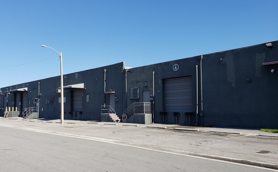 2901-2915 NW 34th St, Miami, FL à louer - Photo de l’immeuble – Image 3 sur 17