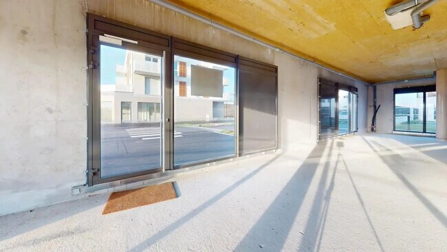 Plus de détails pour Local commercial à louer