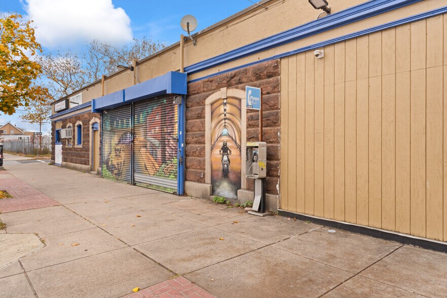 811 Dixwell Ave, Hamden, CT à vendre - Photo de l’immeuble – Image 3 sur 34