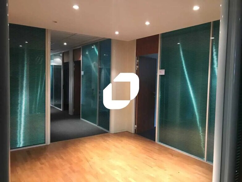 6 Rue Jean Pierre Timbaud, Montigny-le-Bretonneux à vendre - Photo de l’immeuble – Image 3 sur 5
