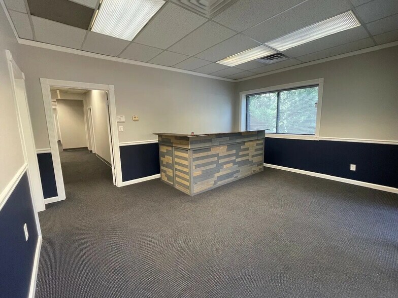 1920 Monroe Dr NE, Atlanta, GA à louer - Photo intérieure – Image 3 sur 12