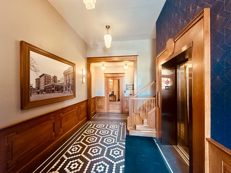 124 E Fulton St, Grand Rapids, MI à louer - Photo intérieure – Image 2 sur 8