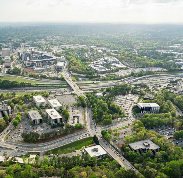 210 Interstate N Pky SE, Atlanta, GA à louer - Aérien – Image 1 sur 33