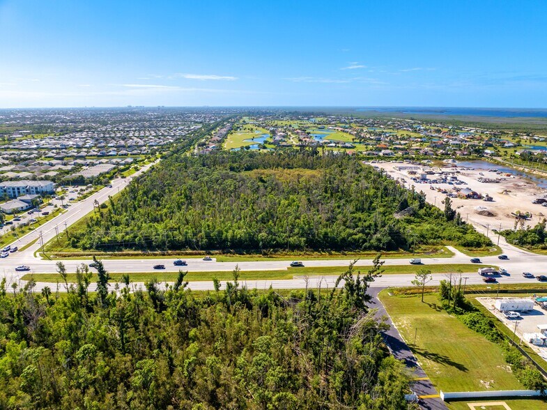 2810 & 2850 SW Pine Island Road, Cape Coral, FL à vendre - Photo de l’immeuble – Image 3 sur 5