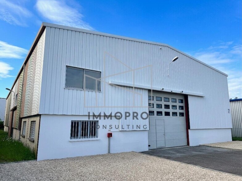 Industriel/Logistique dans Isneauville à louer - Photo de l’immeuble – Image 1 sur 9