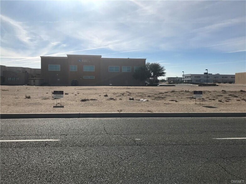 Senecca Rd, Victorville, CA à vendre - Photo de l’immeuble – Image 1 sur 10