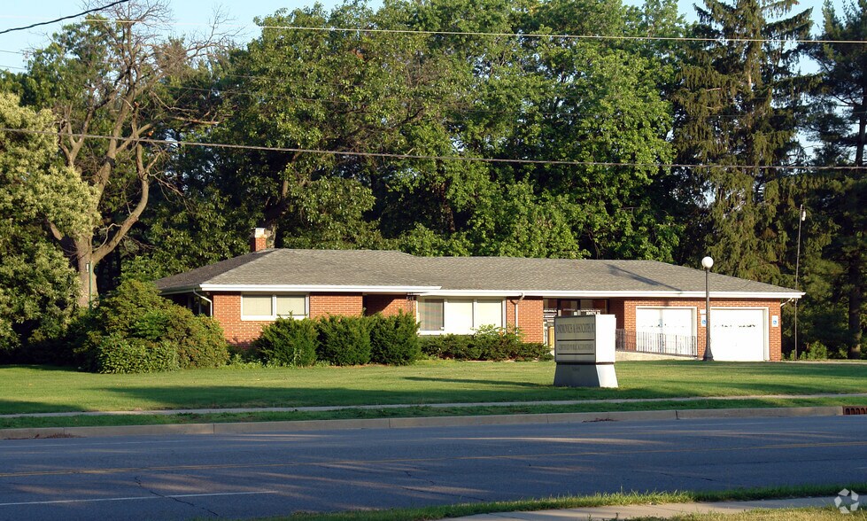 3060 Willowcreek Rd, Portage, IN à vendre - Photo principale – Image 1 sur 17