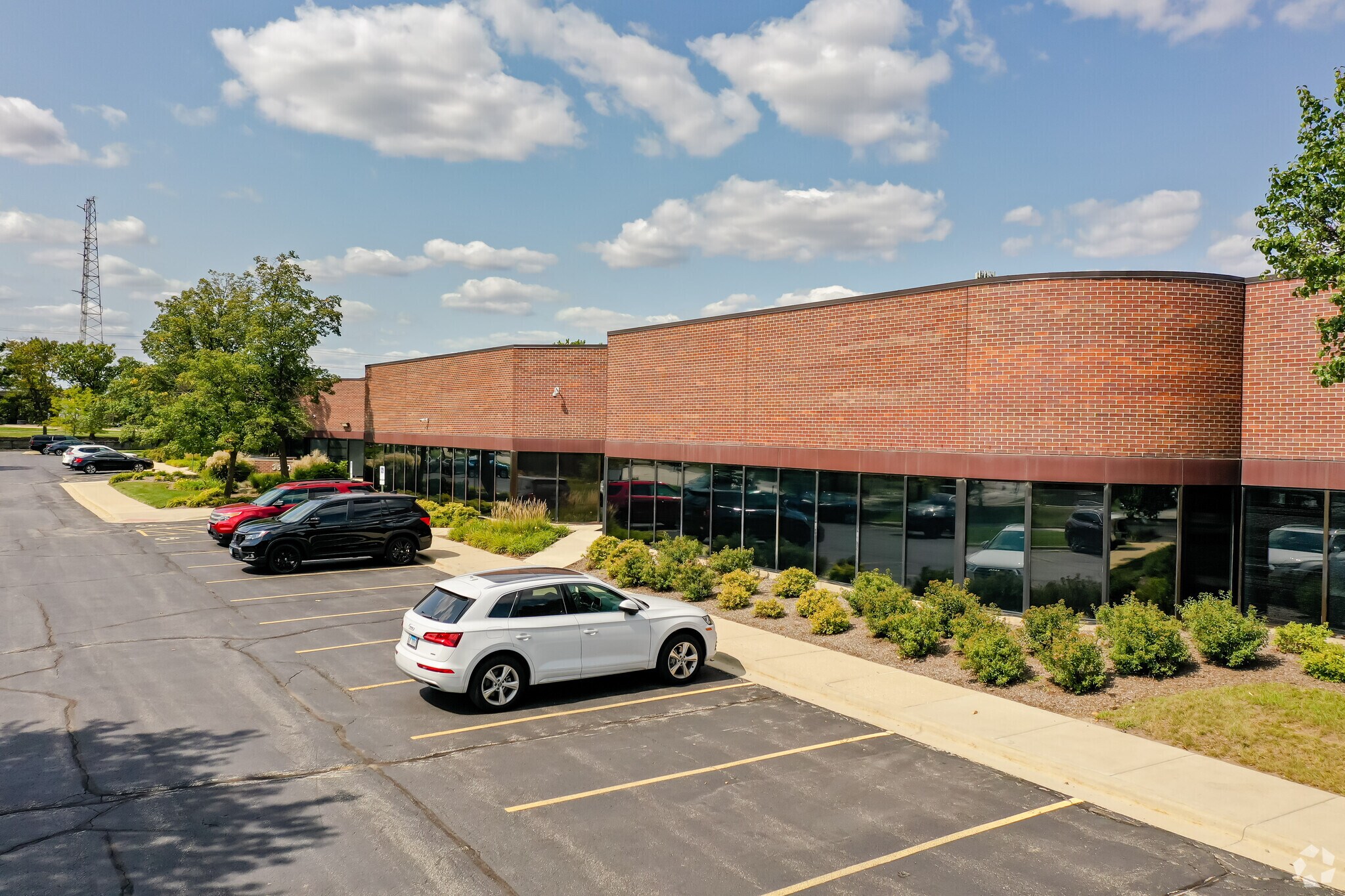 3550 W Salt Creek Ln, Arlington Heights, IL à louer Photo principale– Image 1 sur 10