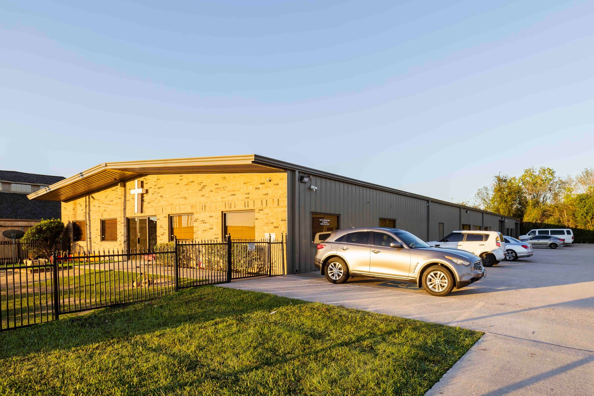 38-40 Wilson Rd, Humble, TX à louer Photo de l’immeuble– Image 1 sur 7