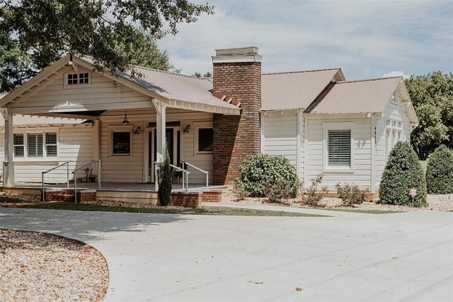 4455 Jot Em Down Rd, Cumming, GA à vendre - Photo principale – Image 1 sur 17