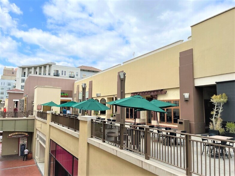 280-400 E Colorado Blvd, Pasadena, CA à louer - Photo de l’immeuble – Image 2 sur 7