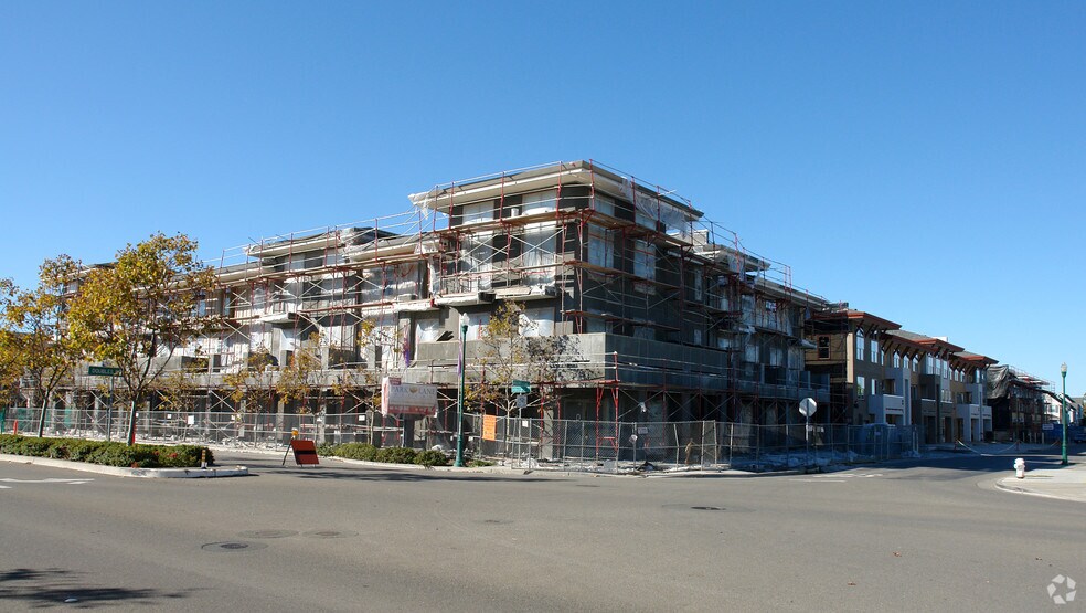 965 Doubles Dr, Santa Rosa, CA à louer - Photo de l’immeuble – Image 2 sur 21