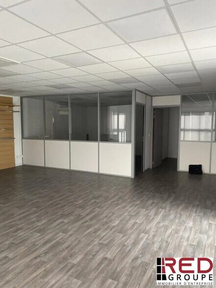 Bureau dans Aubagne à vendre - Photo de l’immeuble – Image 2 sur 6