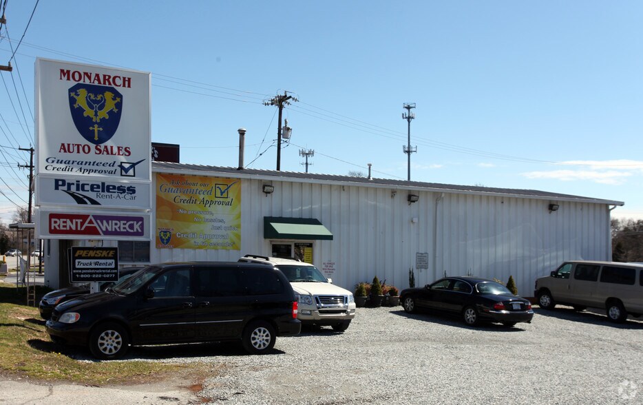 4519 W Market St, Greensboro, NC à vendre - Photo de l’immeuble – Image 2 sur 2